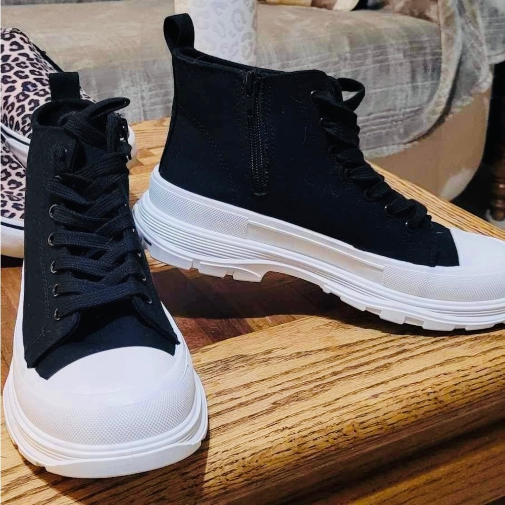 MIA Hightops